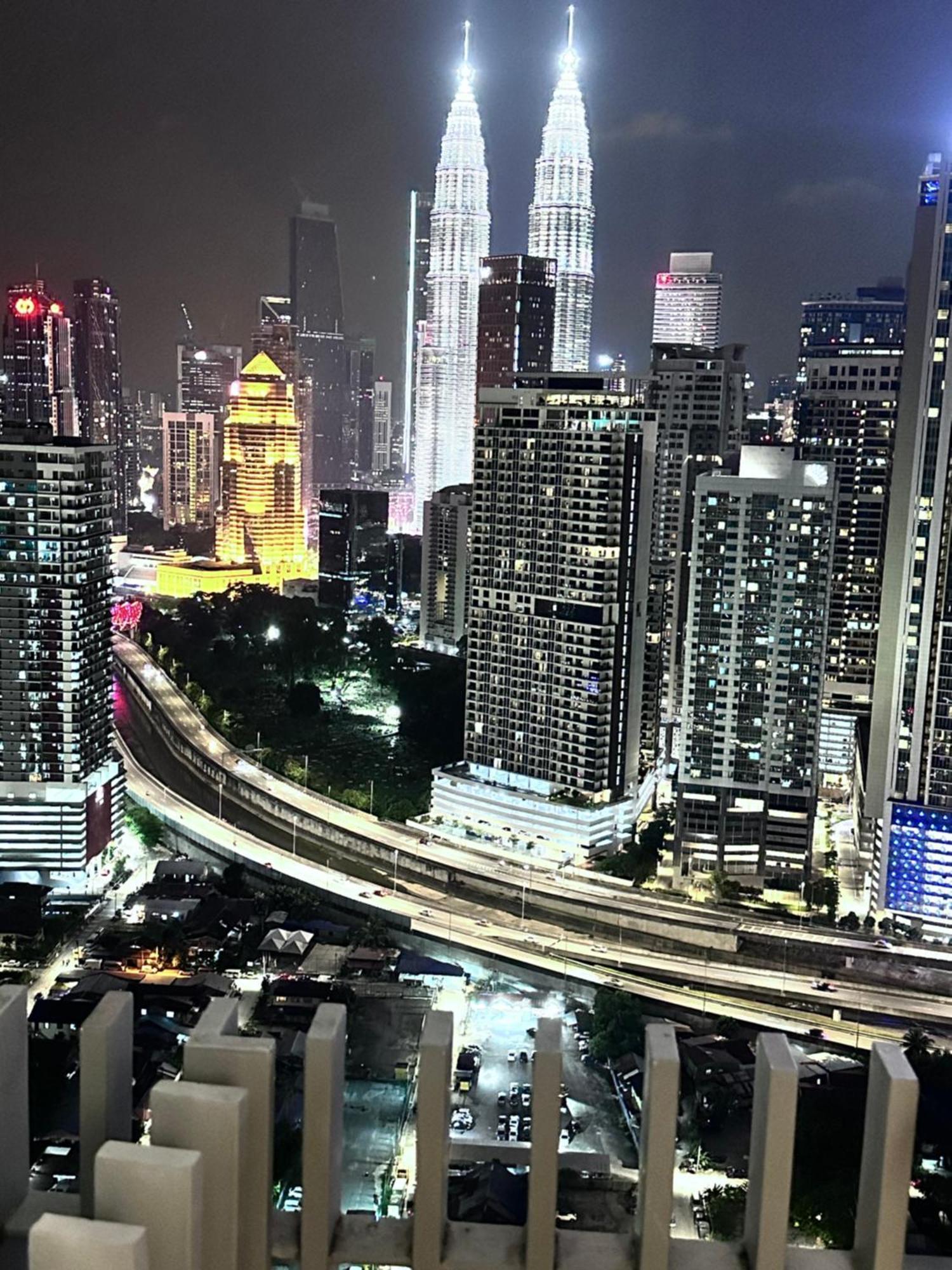 クアラルンプールThe Luxe Infinitum Klcc By Kl Malaysiaアパートメント エクステリア 写真