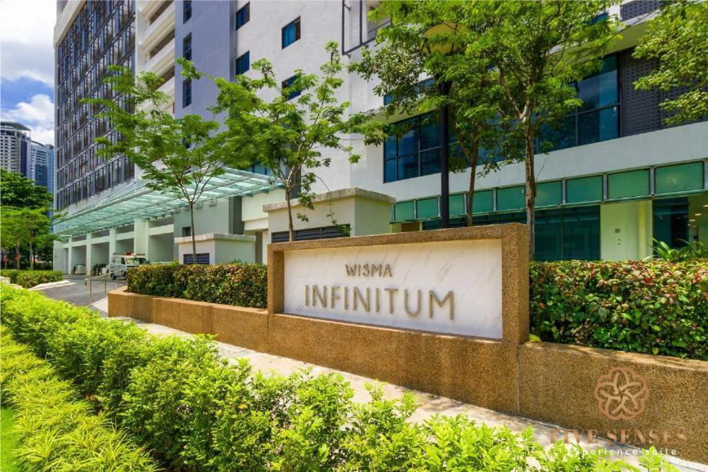 クアラルンプールThe Luxe Infinitum Klcc By Kl Malaysiaアパートメント エクステリア 写真